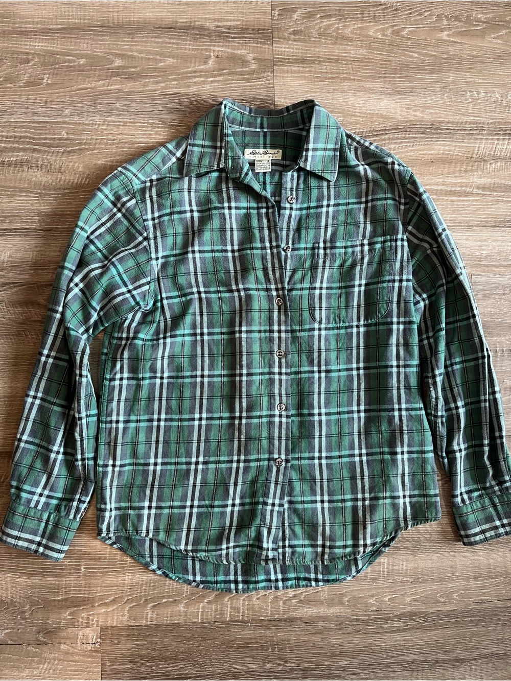 Eddie Bauer Vintage Women’s Small Flannel Shirt Sage Green Black Plaid Button